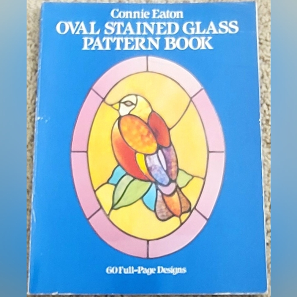 Vintage 1983 Connie Eaton Oval Stained Glass Pattern Book